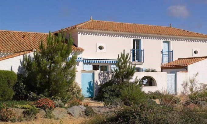 Saint-Jean-de-Monts House | Maison lumineuse avec jardin privé