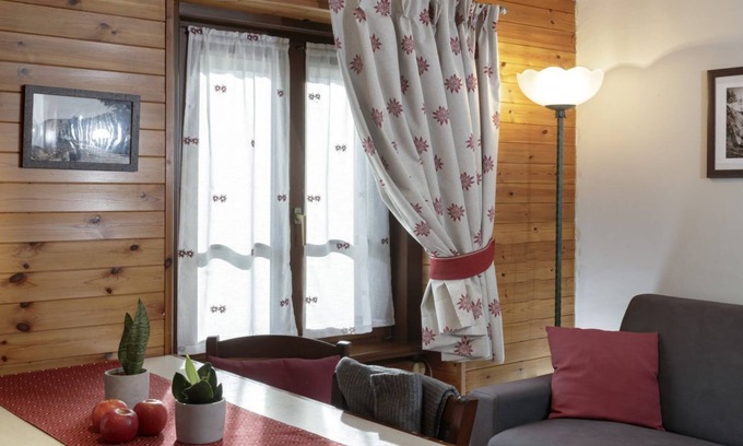 Valtournenche Apartment | Maison Maquignaz - welcoming family home with terrace and boot-warmer