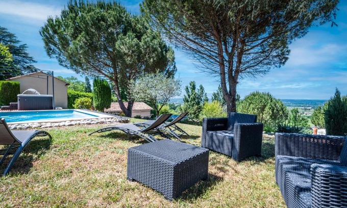 Monbazillac House | Maison Monbazillac avec piscine 2-4 pax