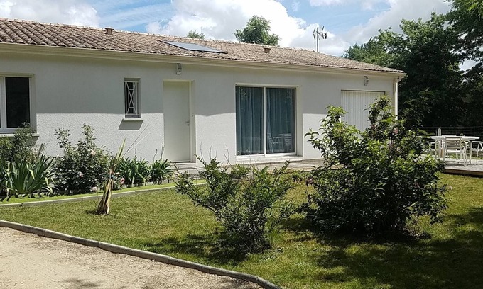 Gaillan-en-Medoc House | Maison neuve toute équipée avec terrasses,barbecue, terrain arboré clos au calme