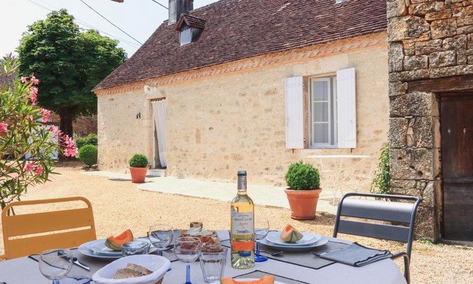 Tourtoirac House | Maison Périgourdine Authentique avec Cheminée, Jardin, Cuisine d'Été et Visite de Truffière - FR-1-616-239