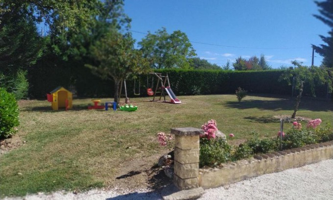 Liorac-sur-Louyre Villa | Maison périgourdine spacieuse avec piscine
