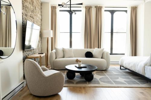 Old Montreal Apartment | Maison Place Jacques-Cartier by Luxury In Transit