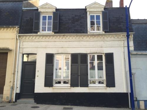 Le Crotoy House | Maison Plage à 50m, Centre Ville avec sa cabine de plage