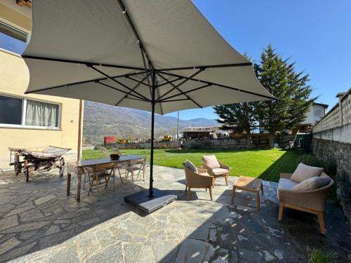 Pleod Apartment | MAISON PLEOD - Vista Castello e Giardino Privato
