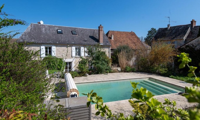 Magny-en-Vexin House | Maison Prado - avec piscine privée et grand jardin