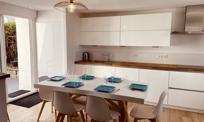 Carantec House | Maison Rénovée au Cœur de Carantec Avec SPA