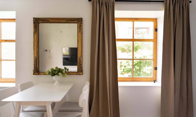 Ville-Marie Apartment | Maison Rasco - Loft queen size bed suite