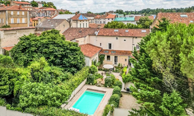 Riberac Villa | Maison Regence - Four Bedroom Villa, Sleeps 8
