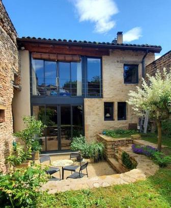 Cluny House | Maison romane avec jardin dans le centre de CLUNY
