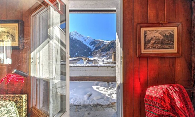 Courmayeur Apartment | Maison Rose - Mountain View & Parking