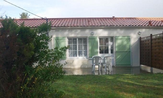 Saint-Hilaire-de-Riez House | Maison Saint-Hilaire-de-Riez, 1 pièce, 2 personnes - FR-1-91-140