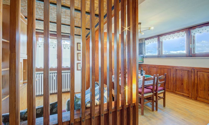 Sauze d'Oulx Apartment | Maison Seguret 50m From Ski, Sauze d'Oulx, Italy