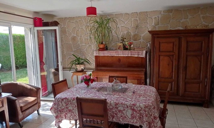 Sainte-Helene House | Maison Située sur la Côte Morbihannaise