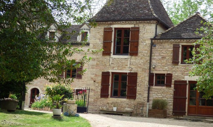 Tournus Apartment | MAISON SYLVAIN
