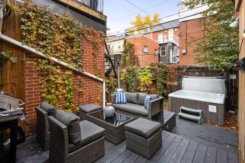 Gay Village Apartment | Maison Tiffany- Downtown
