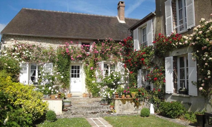 Saint-Loup-de-Naud Bed & Breakfast | Maison Vérosia