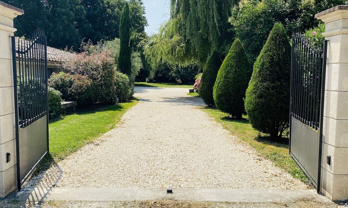 Bergerac House | Maisonnette 2-4 persons country pool in town