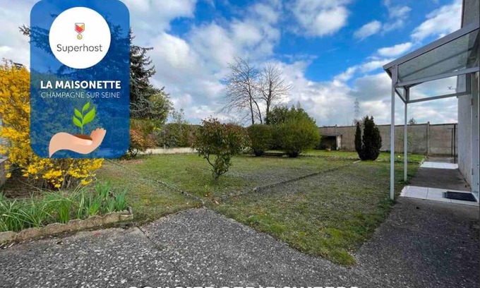 Champagne-sur-Seine Apartment | Maisonnette - jardin extérieur