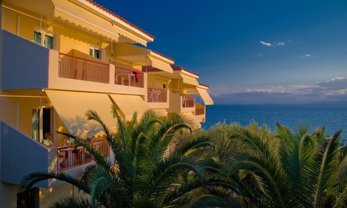 Gerakini Apartment | Maistrali Beach Studios