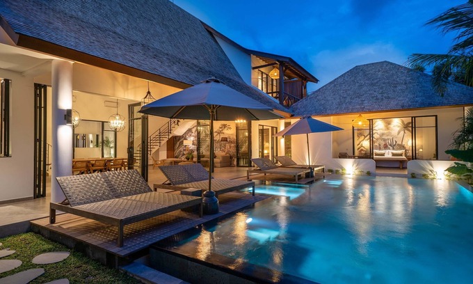 Munggu House | Majestic 4Bdr Villa, Pererenan Beach