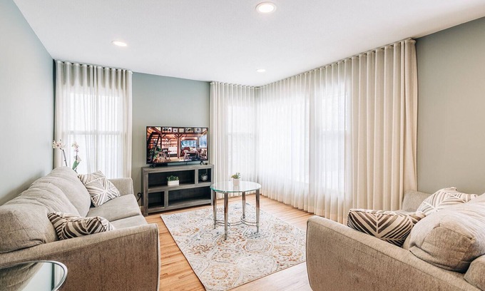 Richfield House | Majestic Abode l 4 miles to Airport & MOA l