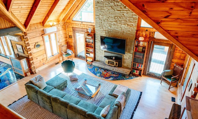 Paoli Cabin | Majestic log home on 20 private acres near ski resort w/pool & hot tub