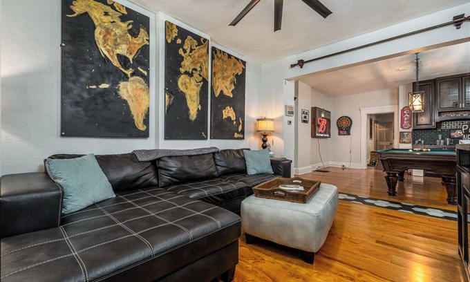Dubuque House | Majestic & Relaxing Home w/3 Beds Pool Table Bar! Sleeps 8