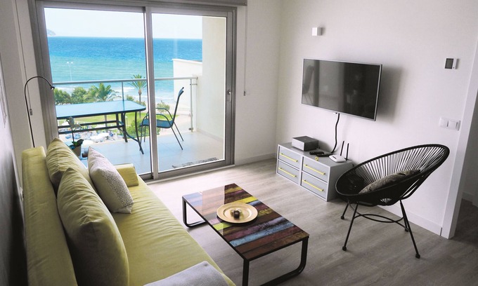 Sant Llorenc des Cardassar Apartment | Majestic sea views - individual beachfront apartment - like staying with friends