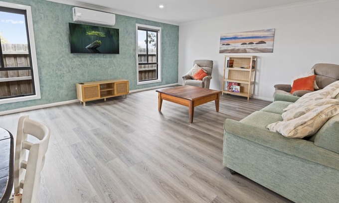 Paynesville House | Make lasting memories in this coastal haven