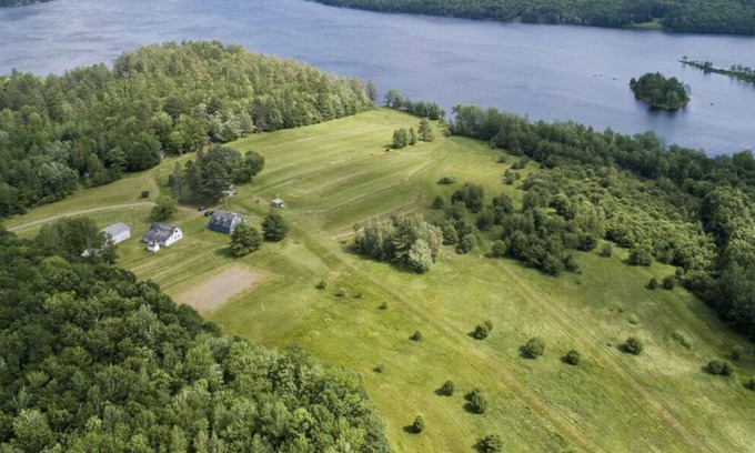 Athens House | Make lasting memories @Maine's only secluded water’s edge estate w/ two islands