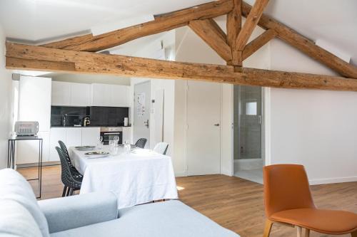 Champagne-au-Mont-d'Or Apartment | Make My Day, Champagne au Mont d'or