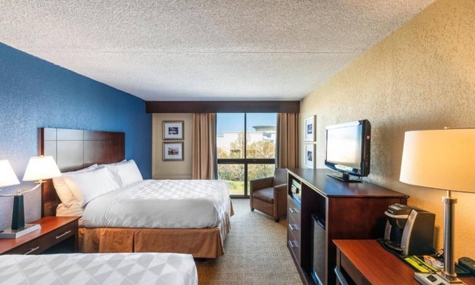 South Plainfield House | Make travel easy and comfortable at our Room!