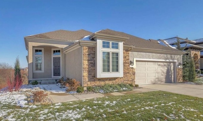 Bucyrus House | Make yourself at home in this fully furnished 4-bed, 3-bath home
