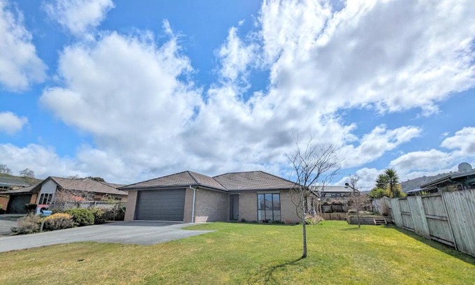 Pukehangi House | Make yourself Home