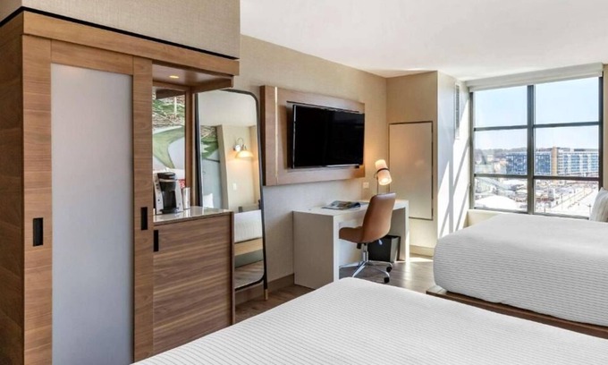 Buzzard Point House | Making The Best Memories Along the Way! 2 Restful Units, On-Site Restaurant