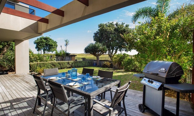 Papamoa Beach Apartment | Malibu Apartment by the Beach