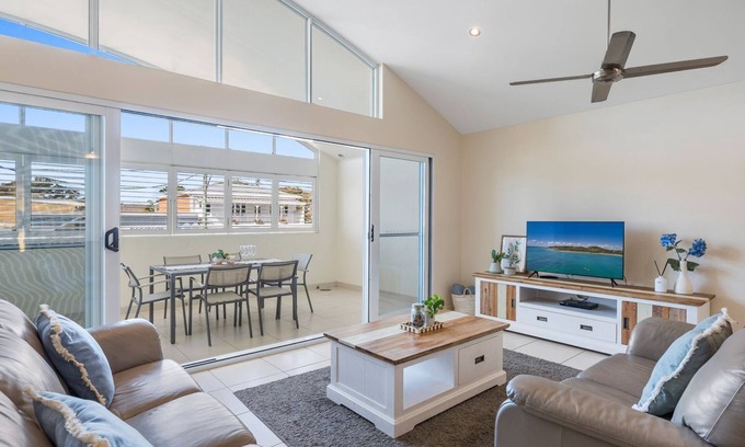 Evans Head Apartment | Malibu Apartments Unit 2 - 5 Oak Street