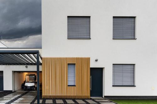 Sajdikove Humence House | Malina Penati golf