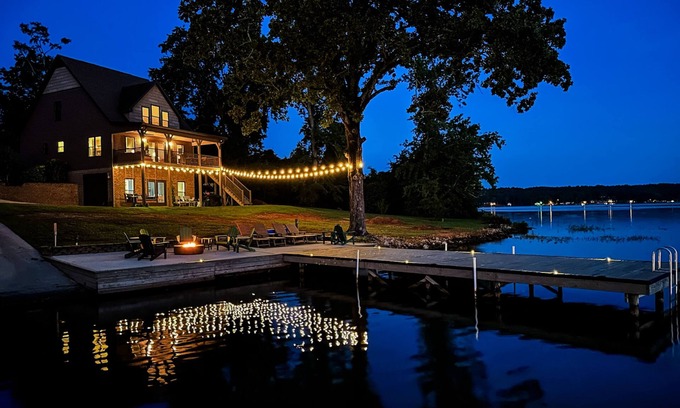 Shelby House | Mallards Nest on Lay Lake: Game Room & Boat Ramp