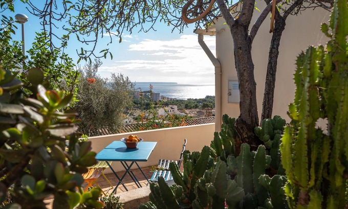 Genova House | Mallorcan house above Palma with great sea views
