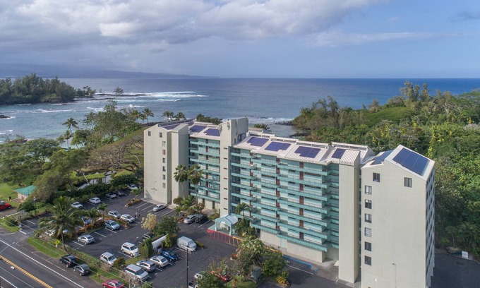 Hilo Condo | Maluhia Kahakai unit 111- Swim and Snorkel with Turtles
