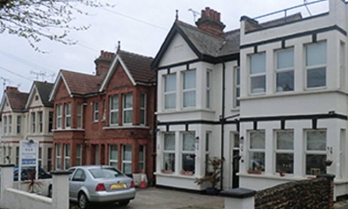 Westcliff-on-Sea House | Malvern Lodge Guest House