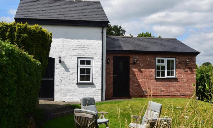 Malvern House | Malvern Stables