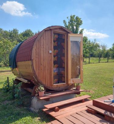 Pazmand Resort | MANÓ HORDÓHÁZAK