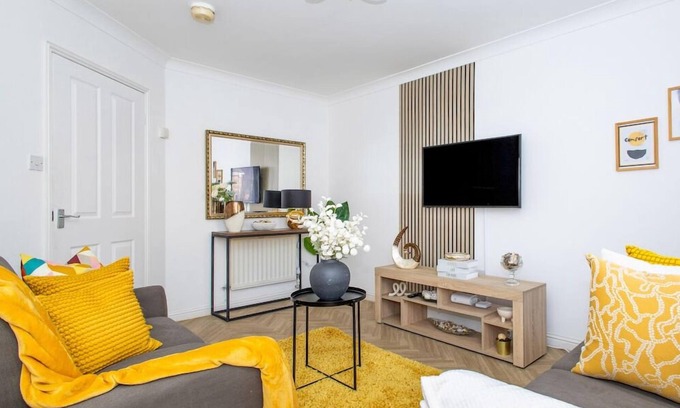 Manchester House | Manchester | City Centre | House | Free Parking | Garden | Full Kitchen | M60