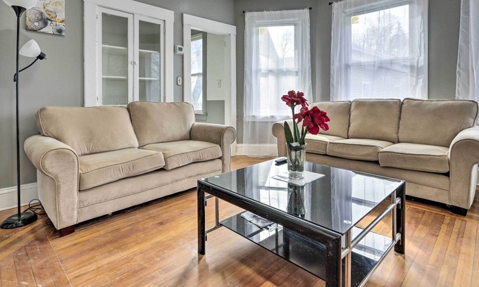 Center Apartment | Manchester Vacation Rental 10 Mi to Hartford!