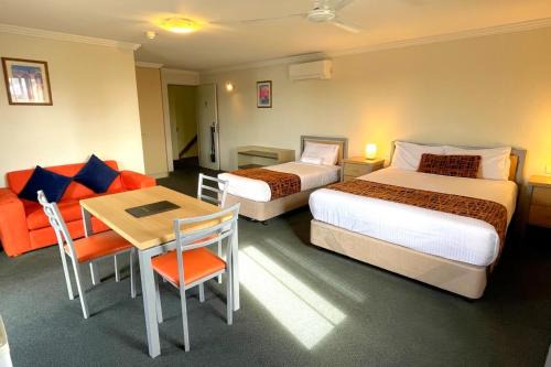 Macksville Hotel | Mandarin Motel