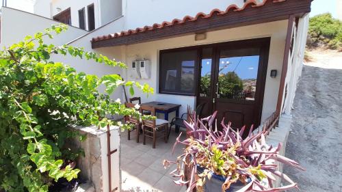 Mochlos Apartment | Mandoras cozy sea view apartment