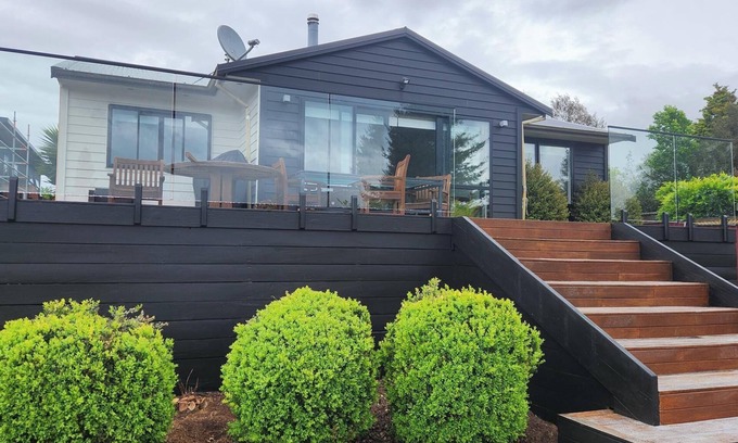 Mangakino House | Mango Bach with lake Views